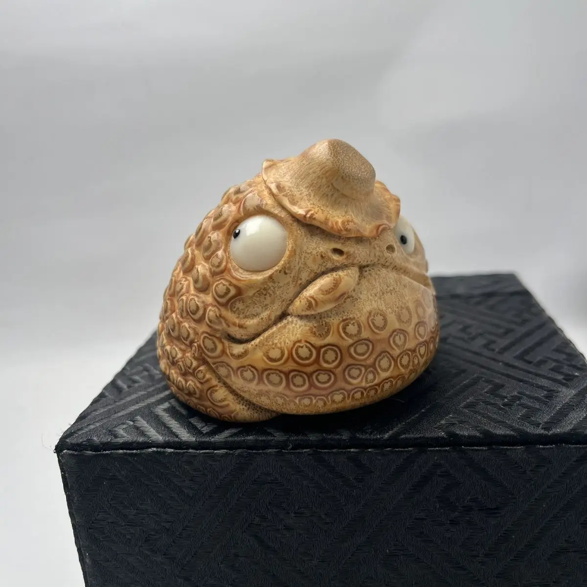 Bamboo carving Bamboo root carving Old material convex nails Fine