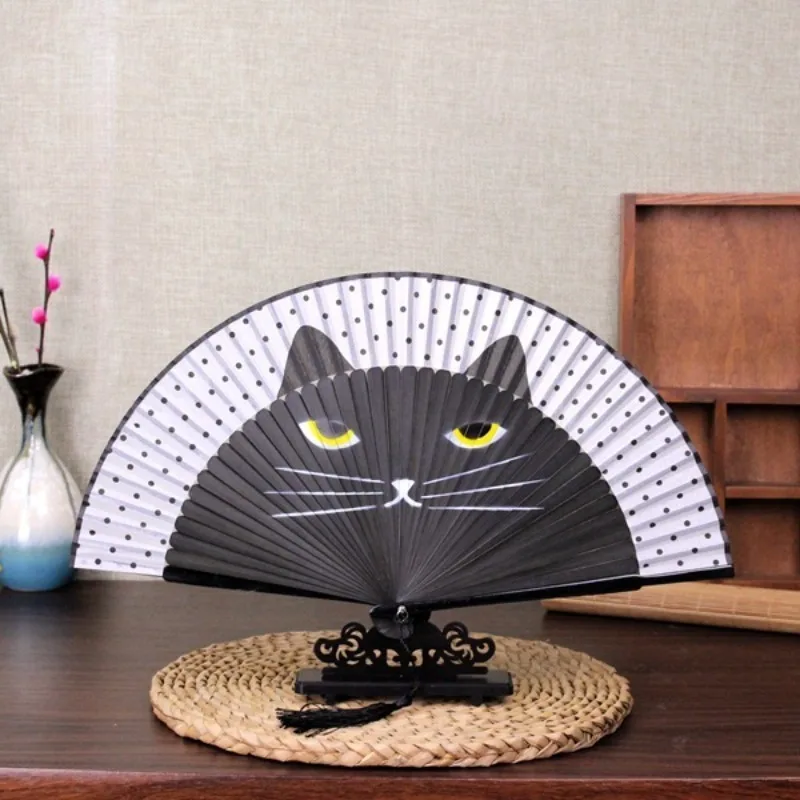 Éventail pliant fait main, motif chat chinois, cadeau d'été, ornement artisanal de dessin animé pour la décoration intérieure et les séances photo quotidiennes
