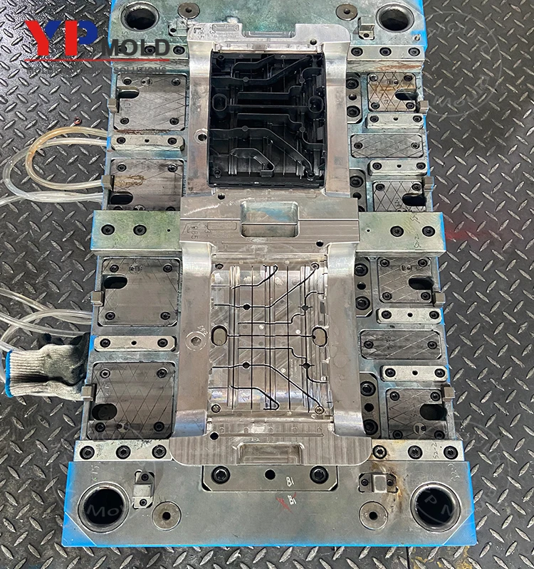 تخصيص ABS PC PP PVC PE البلاستيك صب حقن الكلب مجفف الشعر مع عداء الباردة PET المواد البلاستيكية أجزاء التصنيع