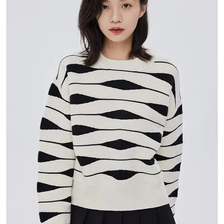 Diamond stripe thick cashmere sweater off-shoulder round neck beige sweater woman