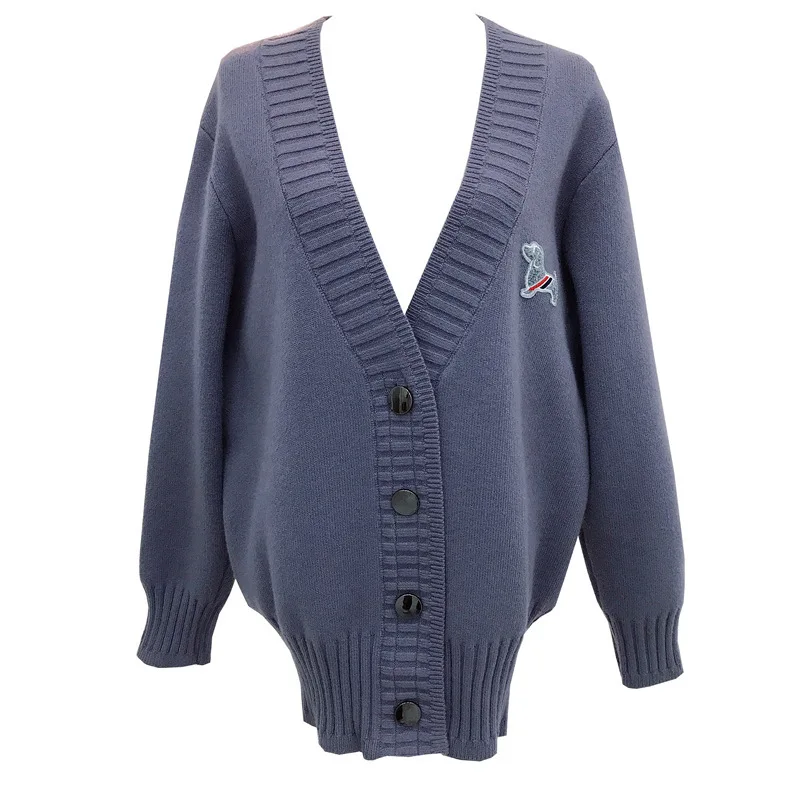 8201 Grauer Mantel Herbst Winter Britischer Stil Lose Faule Großer V-Ausschnitt Welpen Stickerei Knopf Mittellange Strickjacke