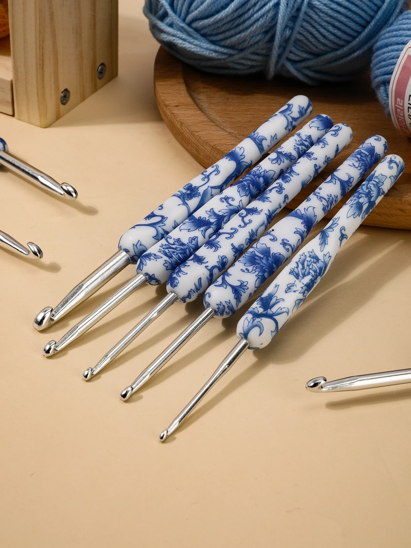 Juego de 8 agujas de crochet de porcelana azul y blanca de 2.5-6.0 mm, ergonómicas de aluminio, para tejer hilo, herramientas de costura DIY.