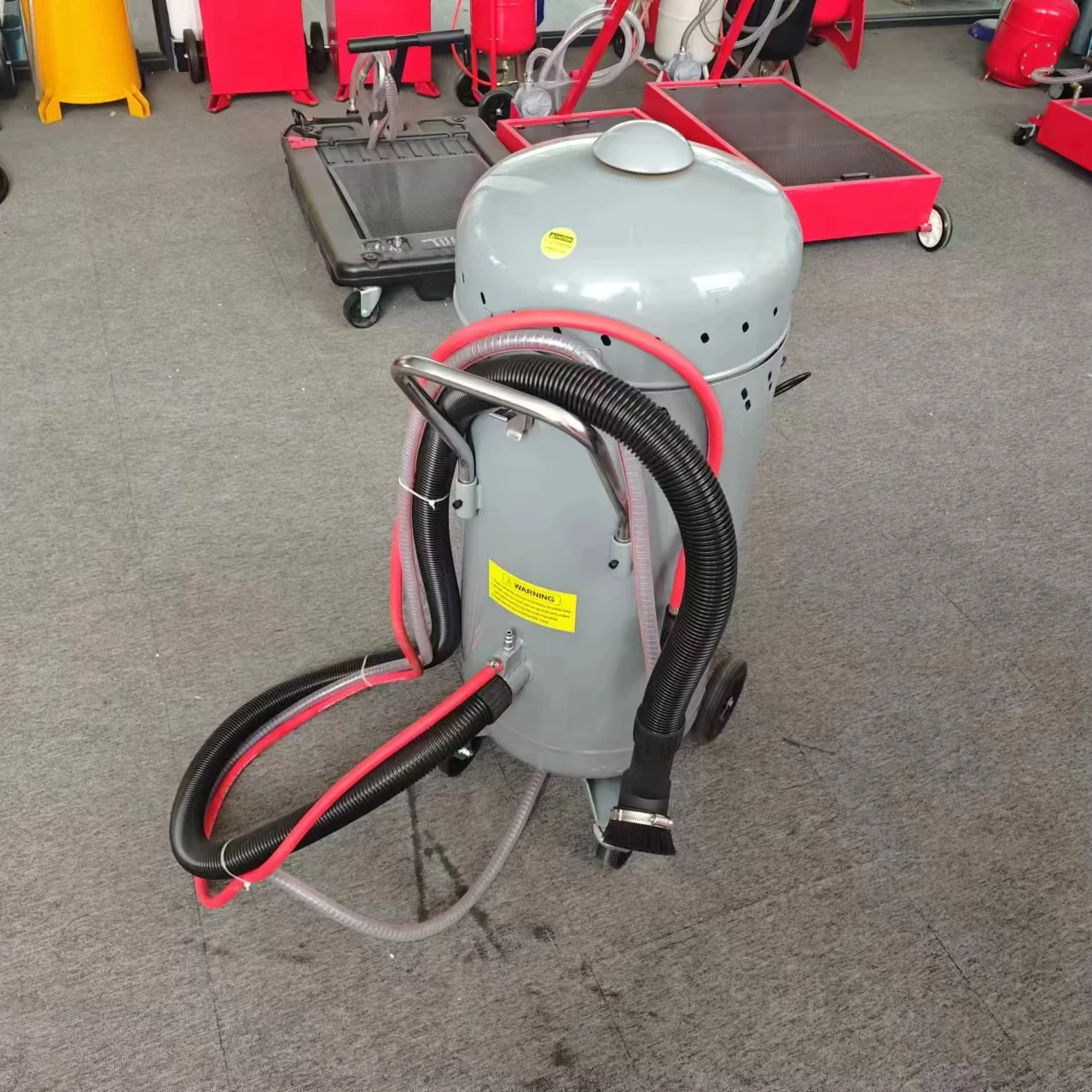 

Dustless SB28 28gallon Cyclic Removable Sandblasting Machine Sand Blast Pot Sandblaster