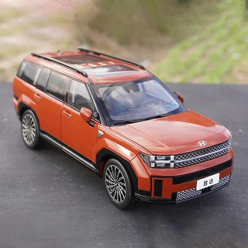 

1:18 Scale Diecast Alloy SANTA FE Off-road Vehicle SUV Toys Cars Model Classics Adult Souvenir Gifts Static Display