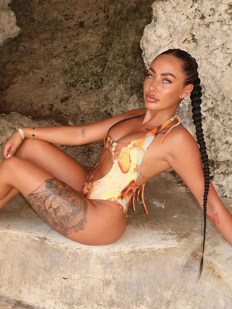 ملابس داخلية مثيرة مثيرة للسباحة على الشاطئ من Sisterlinda ملابس فضفاضة جذابة مطبوعة ومجوفة بدون ظهر ملابس علوية ضيقة للسيدات