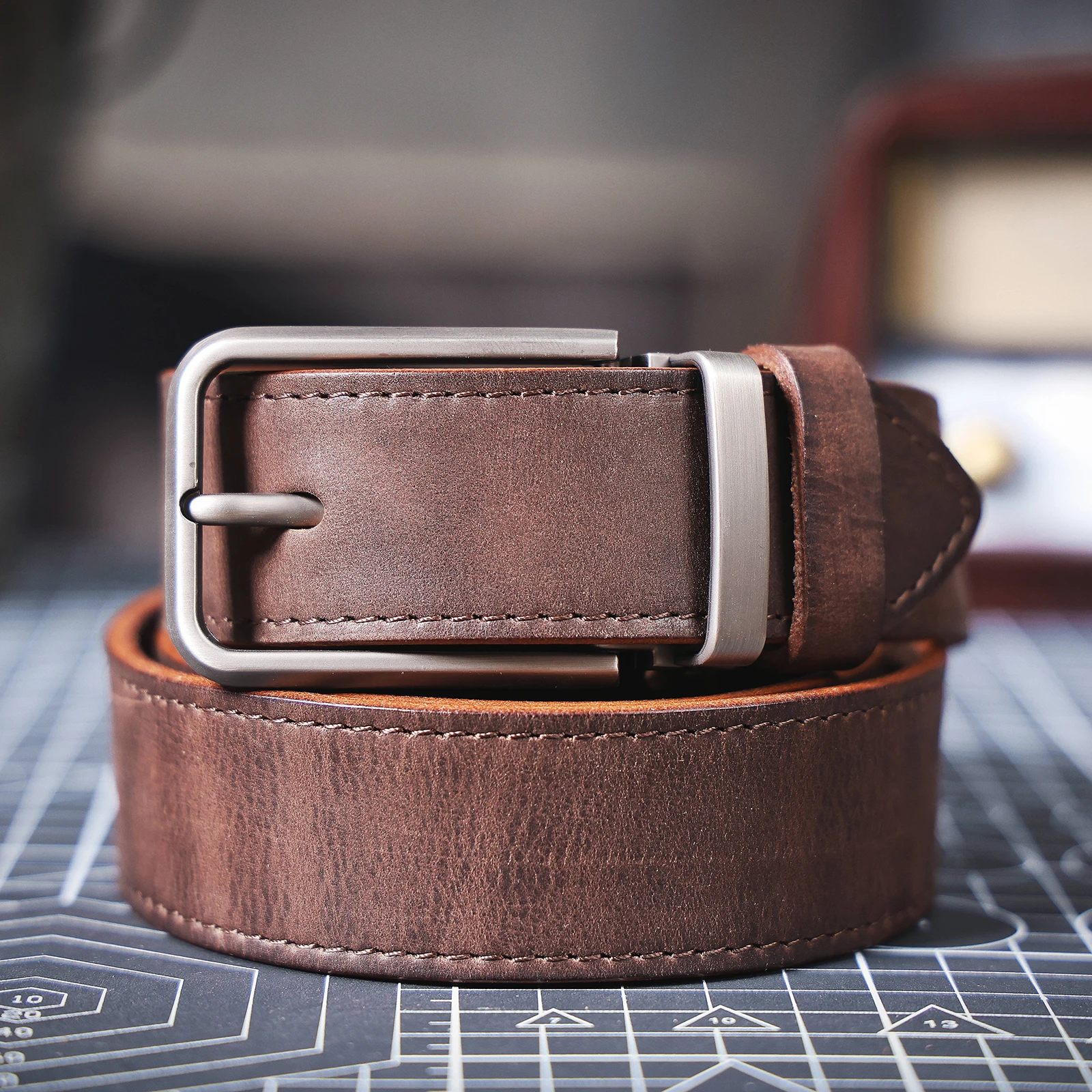 Echtleder-Herrengürtel aus Rindsleder, Italienisches Dickleder mit Geschenkbox, Retro Vielseitiger Herren-Jeansgürtel, Ideale Geschenkwahl – Detail 15