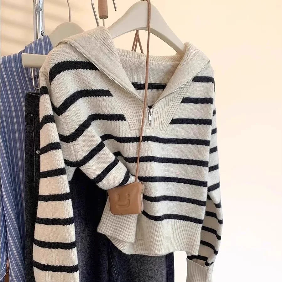2025 Moda Mezza Cerniera Contrasto Maglione a righe Maglieria corta da donna Couverture Colletto Maglioni Lady Pullover Primavera Autunno