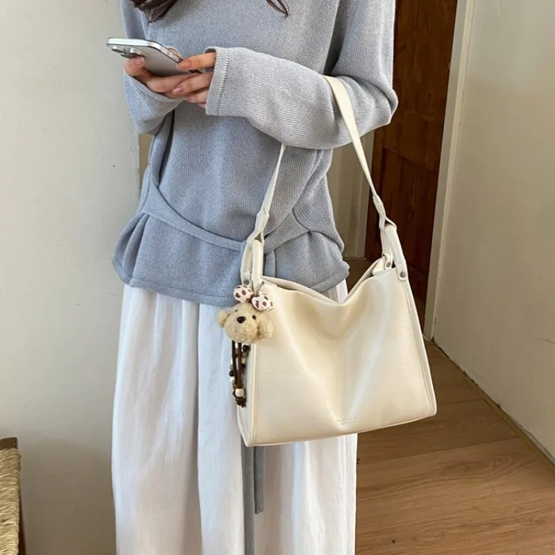 

Elegant Crossbody Bag for Women High End Craftsmanship Luxury Texture Vintage Casual Fashionable Daily Handbag