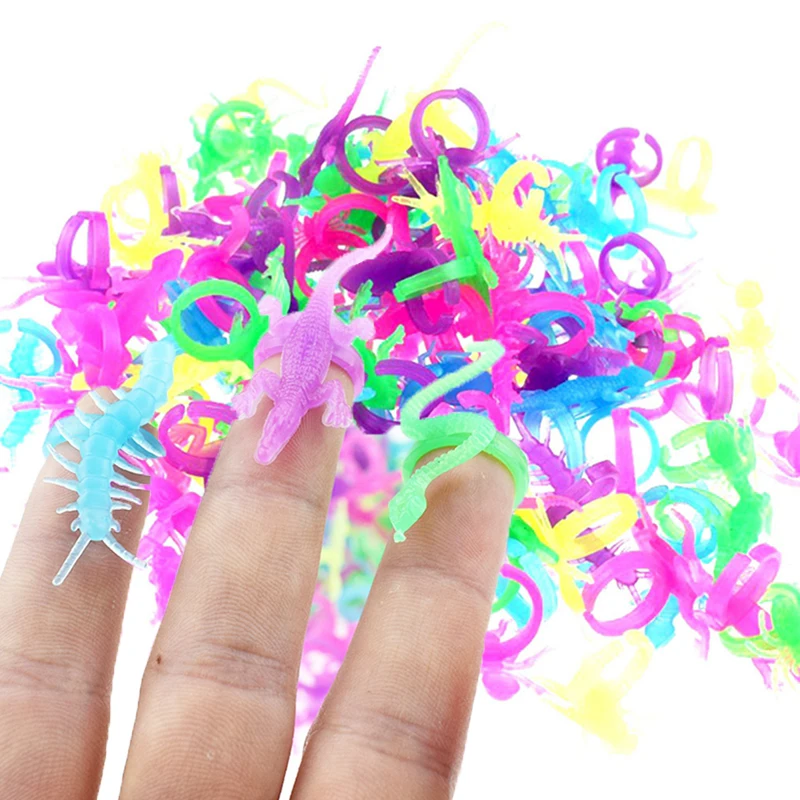 30/60PCS Halloween Toy Fluorescent Insect Ring Spider Ghost Party Gift Trick Or Treat Kid Favor Halloween Party Gift Bag Fillers