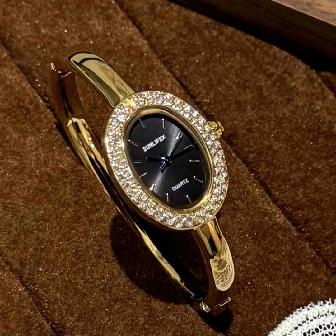 Rhinestone Oval Dial bangle Wristwatch for Ladies Quartz Bracelet Watch Elegant Female Clock Women's Watches Saati Relojes