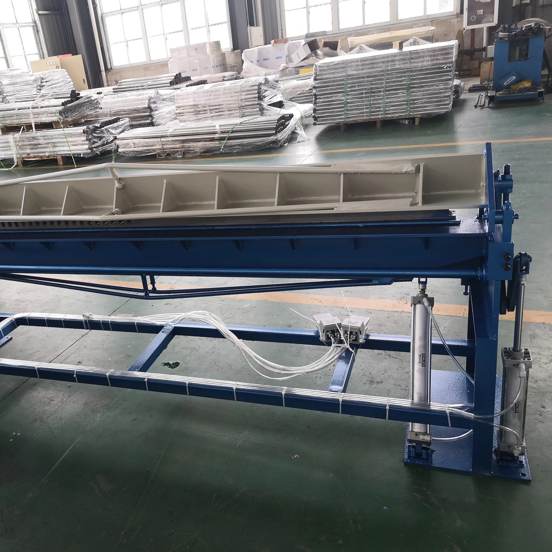 

Hot Sale Hot Sale Sheet Iron Bending Machine