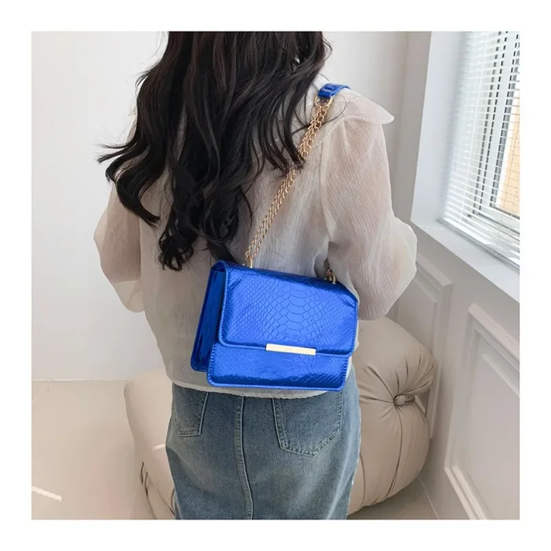 B High-grade Patent Leather Small Crossbody Bag Female Embossed Crocodile Chain Crossbody Bag Shiny Slung Female Shoulder Bag