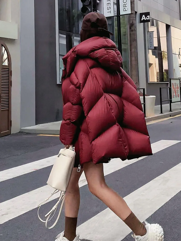 LANMREMหรูหราผ้าฝ้ายสีแดงเบาะสําหรับผู้หญิงขนาดกลางยาวหลวมสไตล์Hooded Warm CoatหญิงStreetwear 2024 ใหม่ 2DB1410