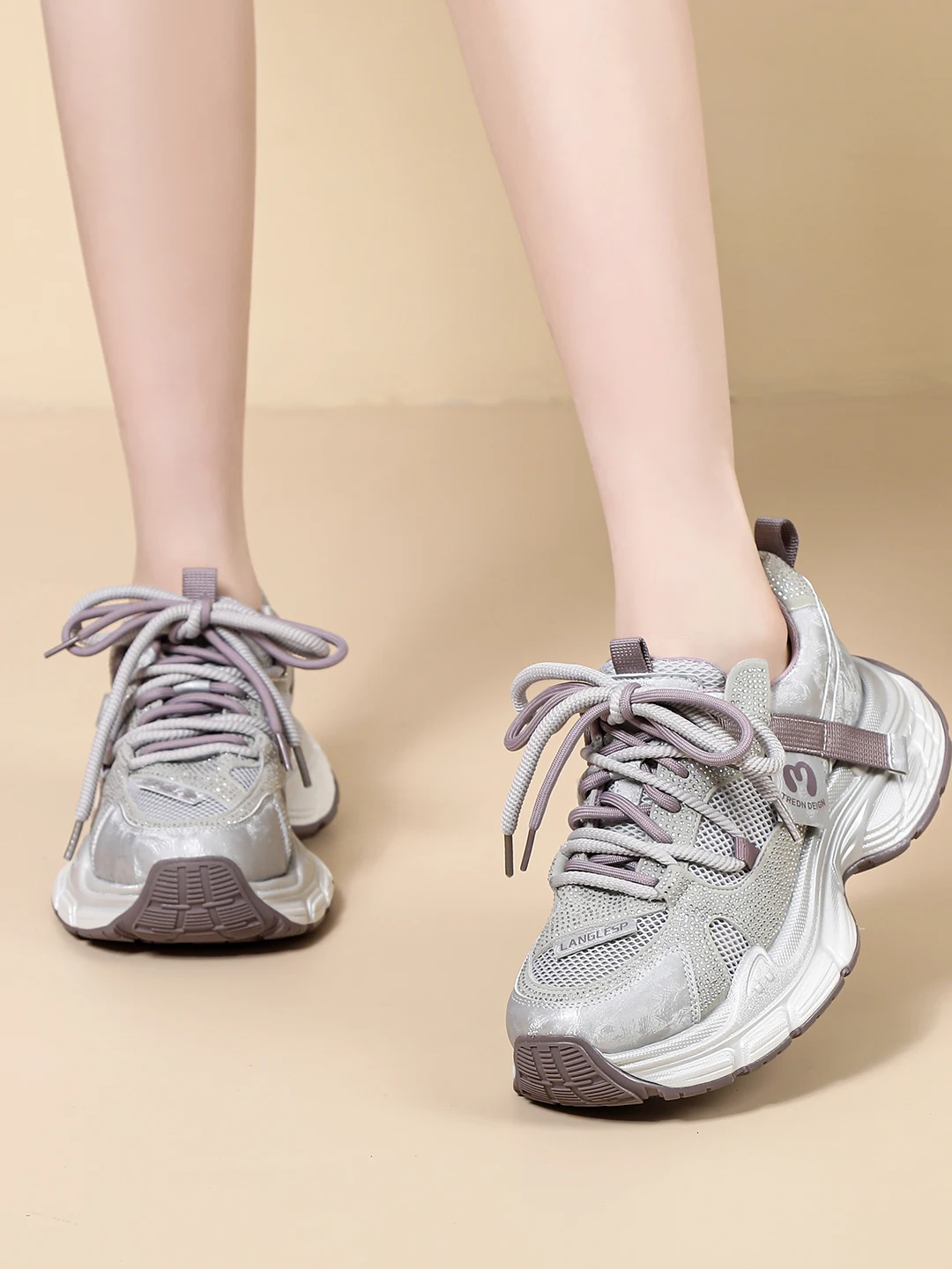 scarpe-sportive-donna-primavera-autunno-2026-nuovo-stile-con-fondo-spesso-traspiranti-modello-dad-shoes-taglia-piccola-in-mesh-che-nascondono-il-piede-versatili