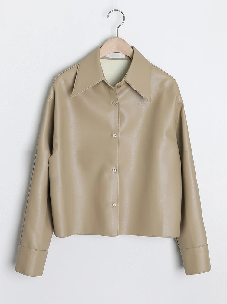 سترة نسائية كورية من جلد البولي يوريثان نمط موتو قصير فضفاض مناسب ورقيق ومتعدد الاستخدامات معطف عالي الشارع موضة تصميم بسيط ملابس خارجية للخريف