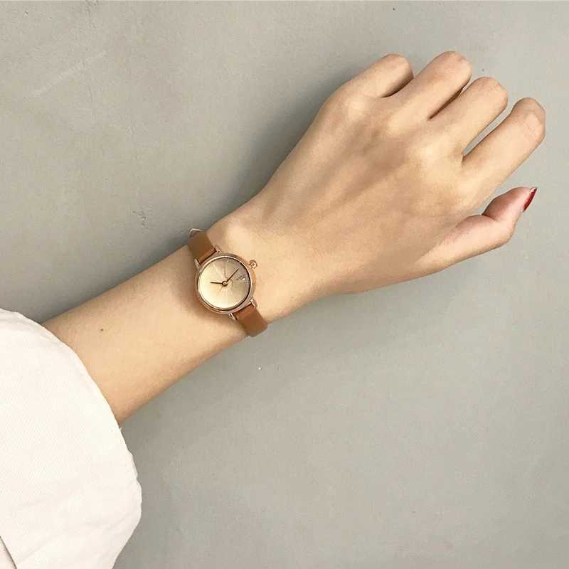 New Fashion Students Women's Watch Women's Simple Small Retro Leather Small Round Dial High Quality Quartz Wristwatches Relojes - Image 3