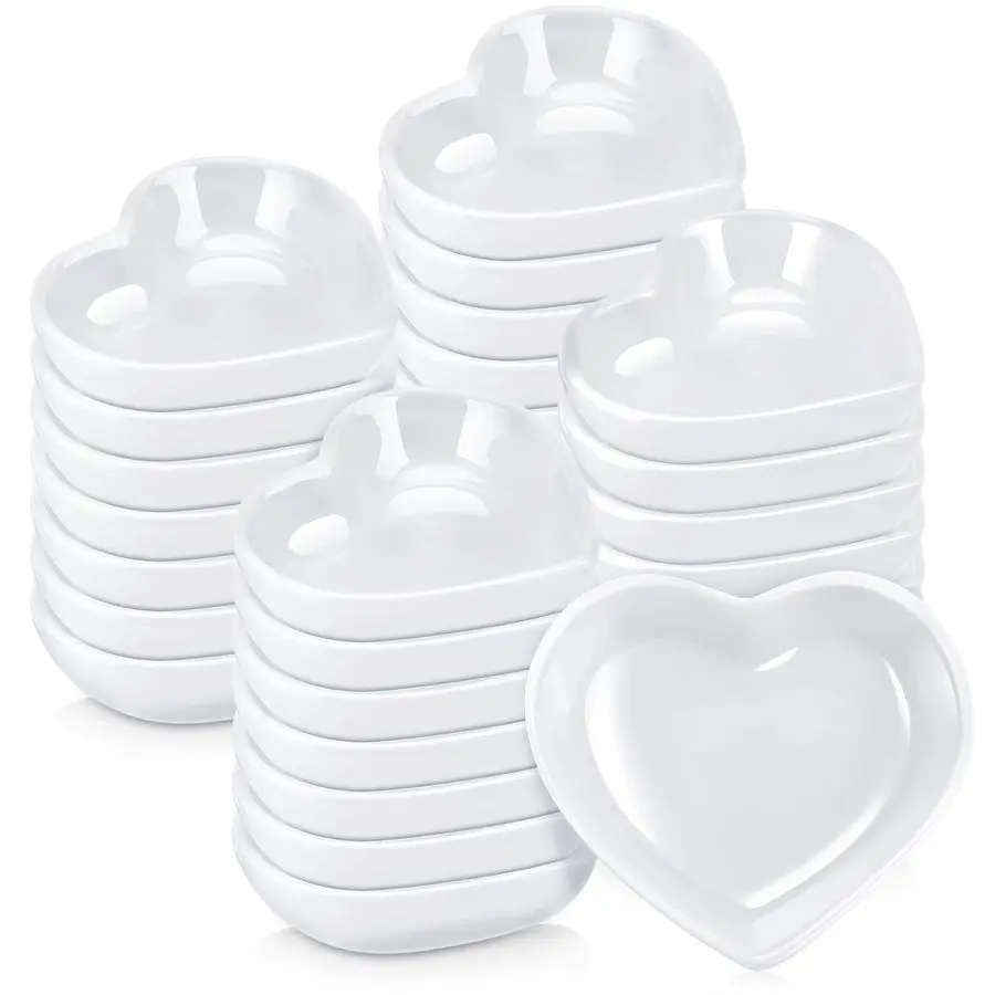 

Набор из 24 керамических тарелок в форме сердца: универсальные блюда для салатов, закусок, конфет, соусов, суши и дипов – идеальный подарок для любителей кулинарии.