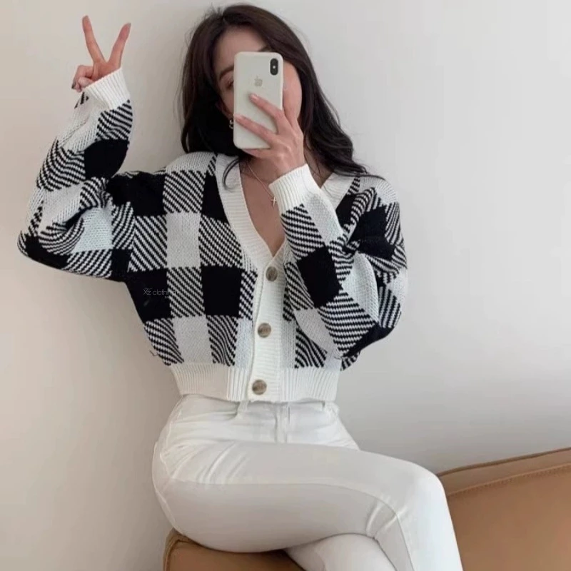 Autumn Short Cardigan Jacket Checkered Long Sleeved Knitted Sweater Women
