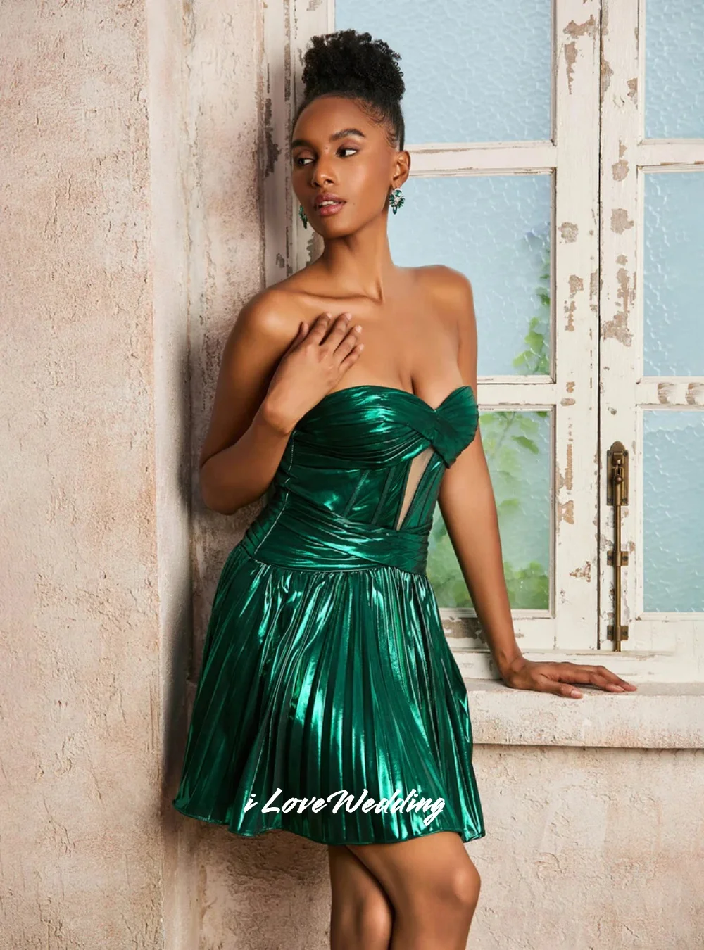 สีเขียวหวานใจชุดเดรส 2025 แขนกุดสายเดี่ยวคริส-ครอสเอ-ไลน์กระโปรงรัดตัวมินิปาร์ตี้ชุดที่กำหนดเอง