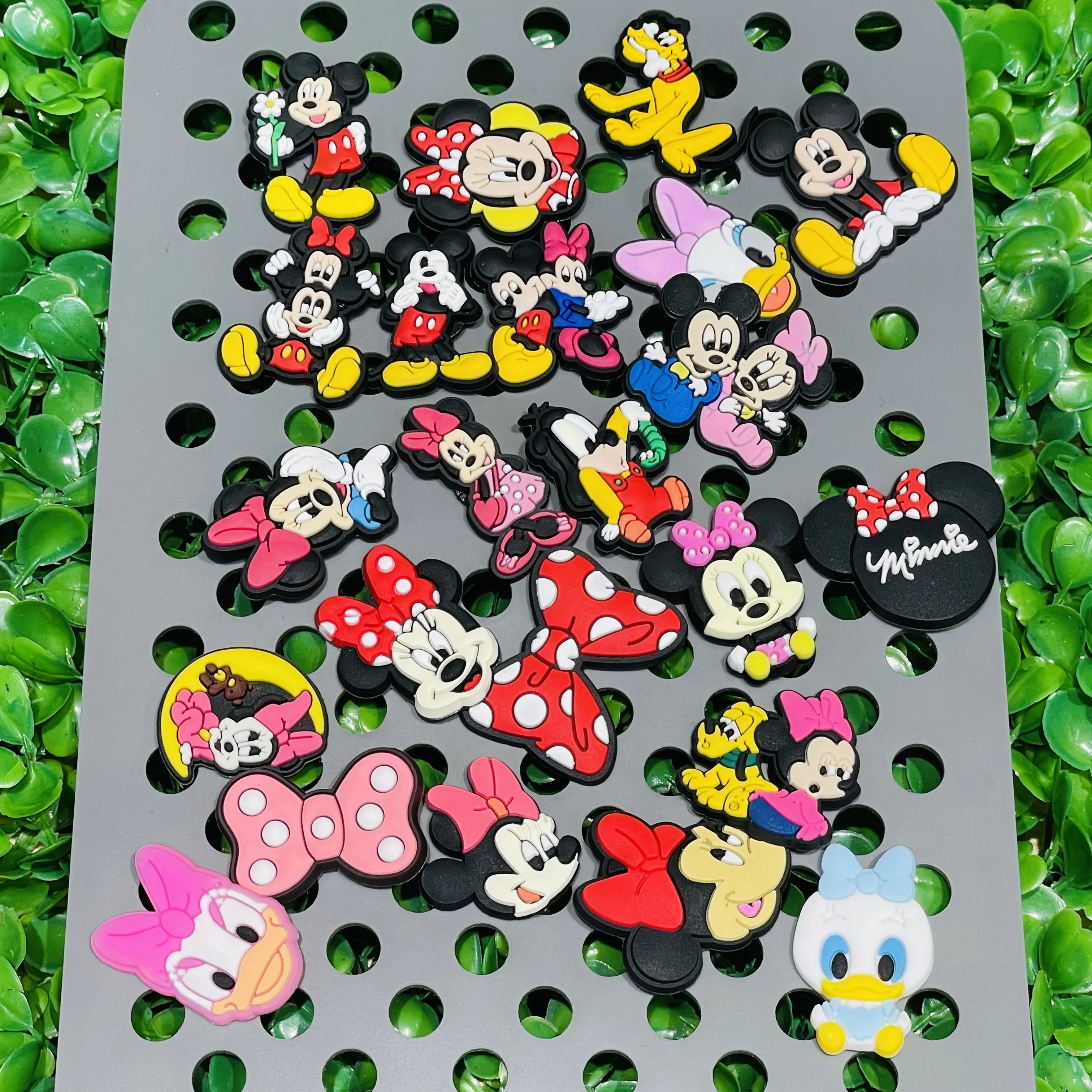 23-100PCS Mesuca Cute Cartoon Shoe Charms Mix Wholesale PVC Wristband Decorations Buckle Detachable DIY Waterproof Party Gift
