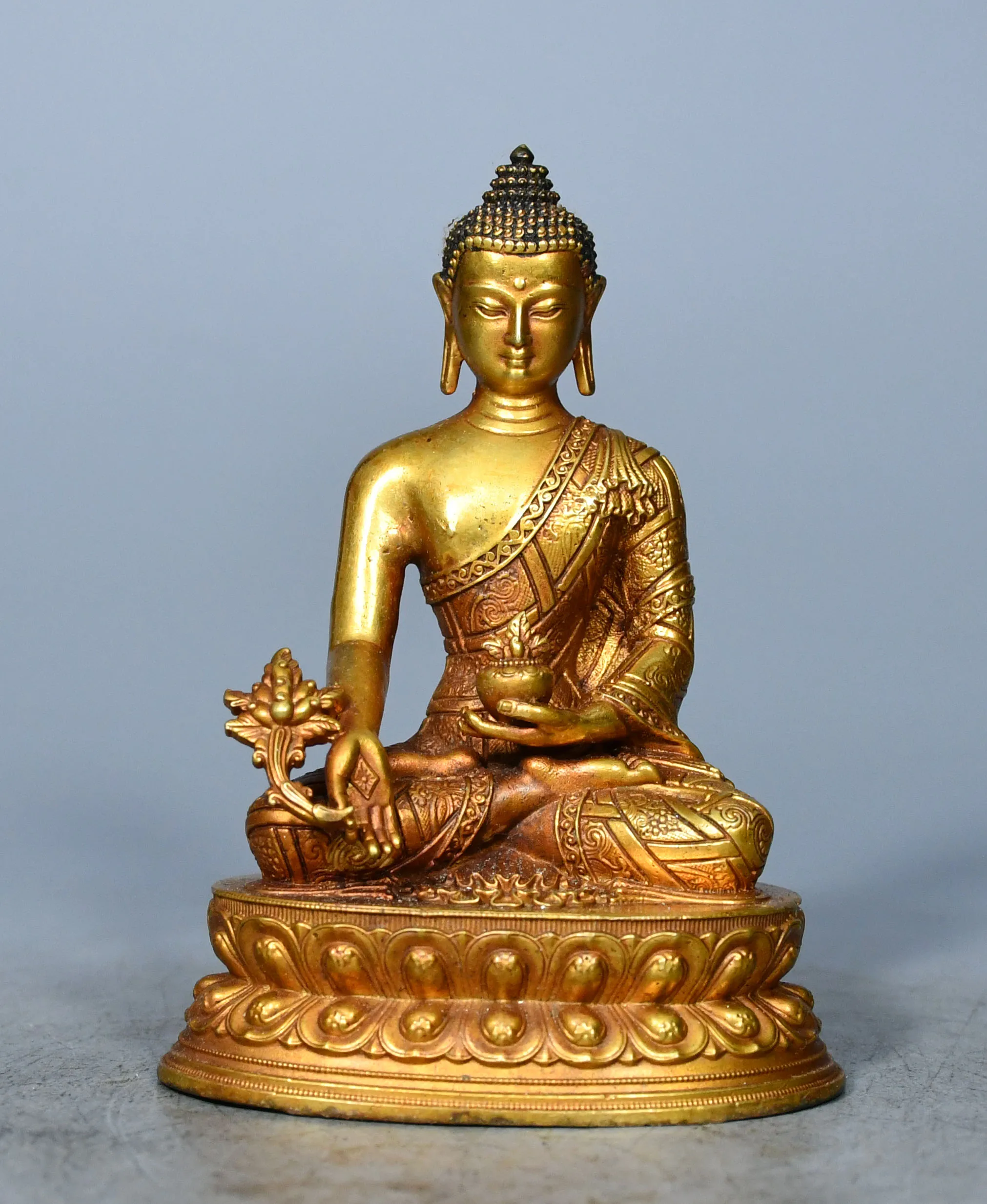 Tibetan brass gilt antique Sakyamuni pharmacist Buddha statue home indoor desktop incense case ornament supplies 11 cm