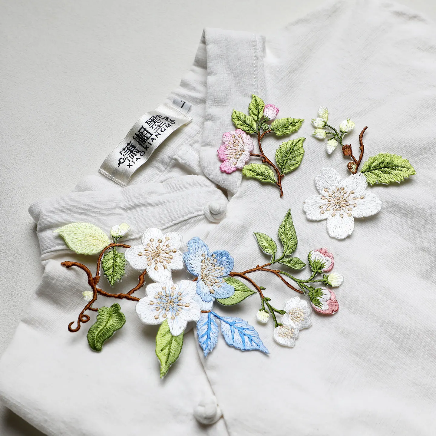 1 x Blumen-Stickerei-Patch zum Aufbügeln, elegante Aufnäher für Kleidung, Taschen, DIY, bestickte Aufkleber für Jacke, Jeans, Basteln