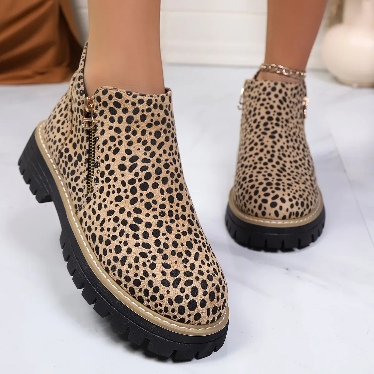 

Leopard print plus-size ankle boots for women, new winter 2025 style, round head, side zipper, British style
