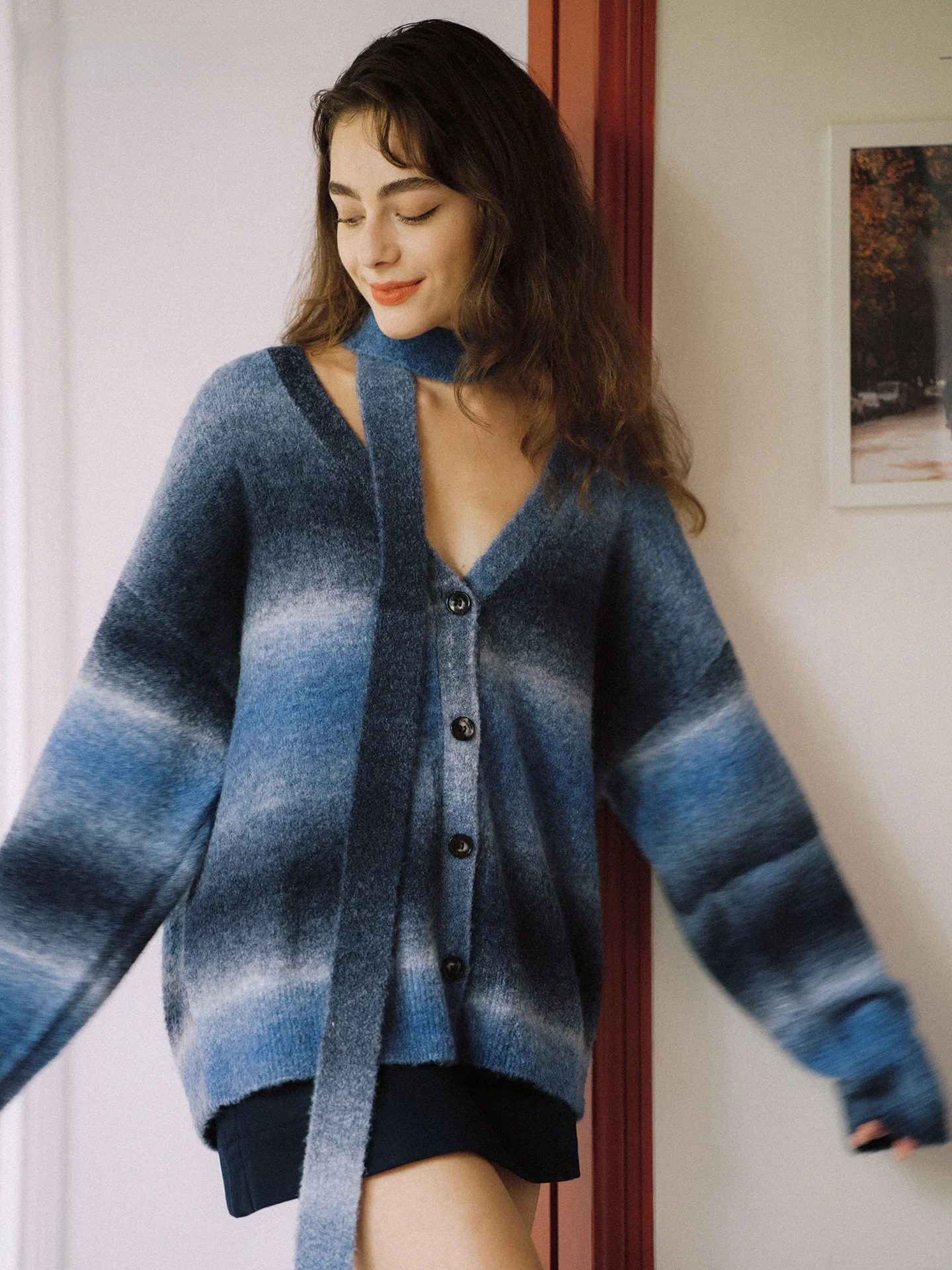 

AZURIERA: Новый синий вязаный свитер свободного кроя с V-образным вырезом, теплый, романтичный, для женщин, осенне-зимний, модный, для повседневной носки