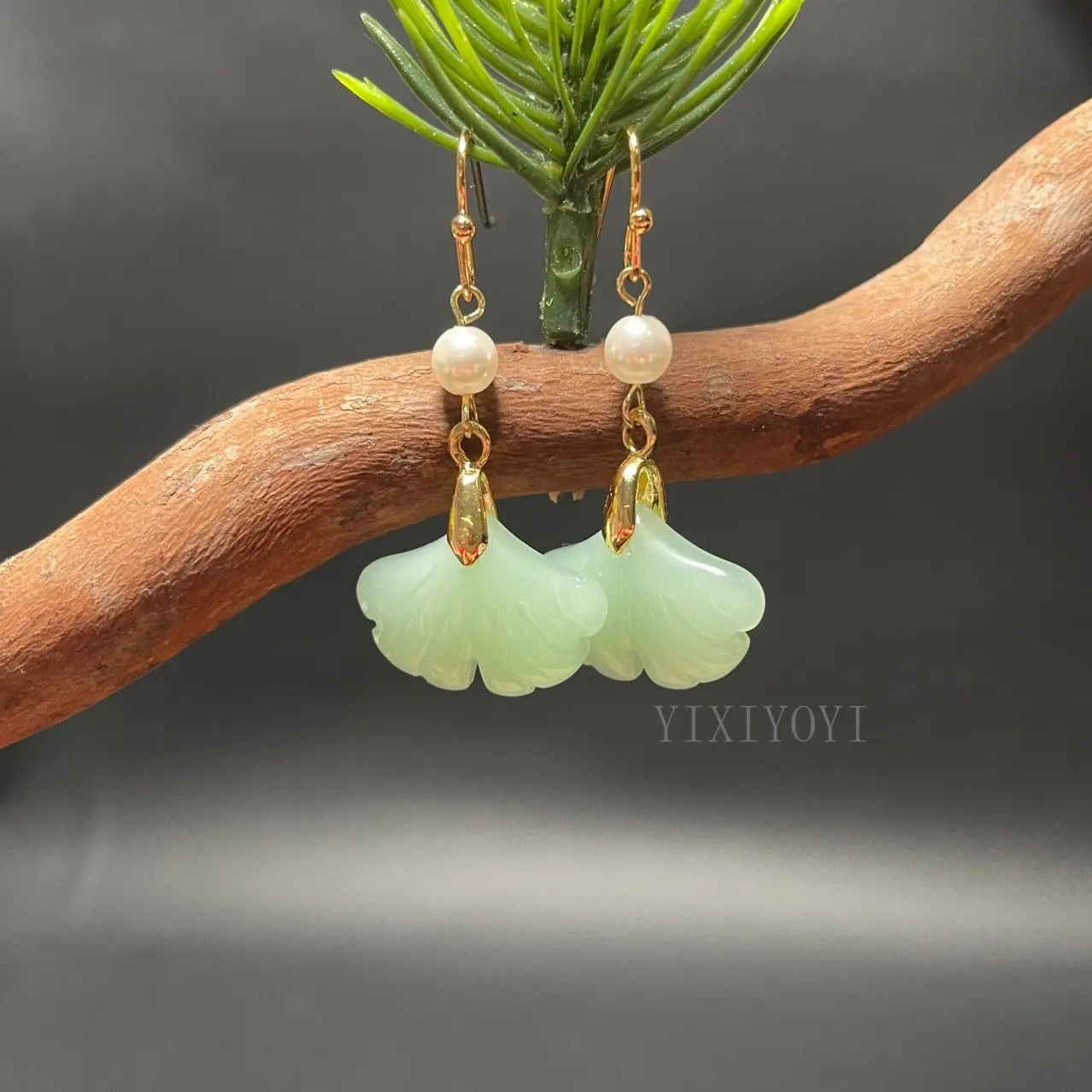 Retro Natural Green Jade Ginkgo Leaf Style Pearl Drop Earring 14K Gold Chinese Ancient Stone Jade Hook Earrings dla kobiet Prezent