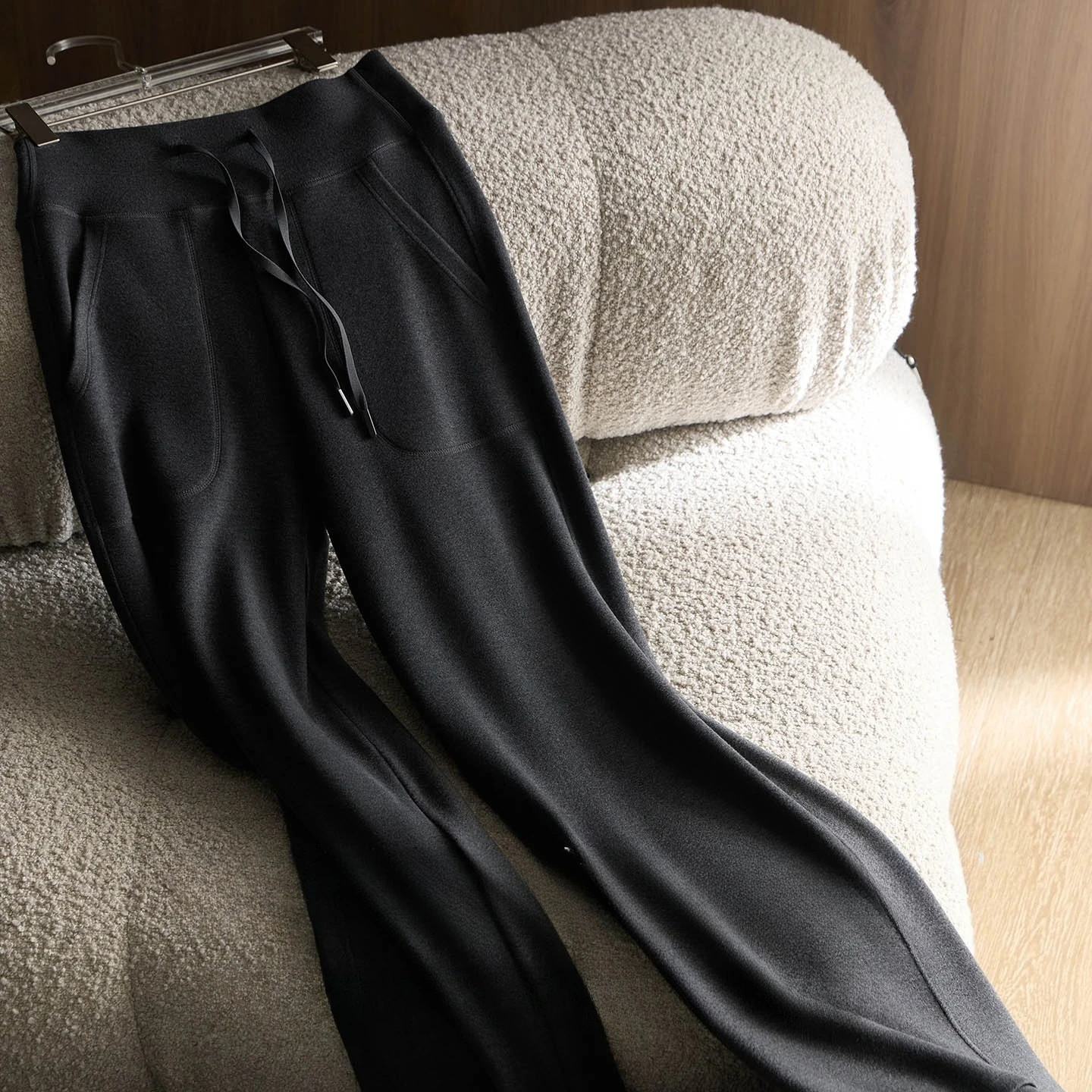 2025 Damen-Winterkleidung, 7 % Kaschmir, Thermowolle, Kordelzug, Taschendesign, einfarbig, lässige Schlaghose