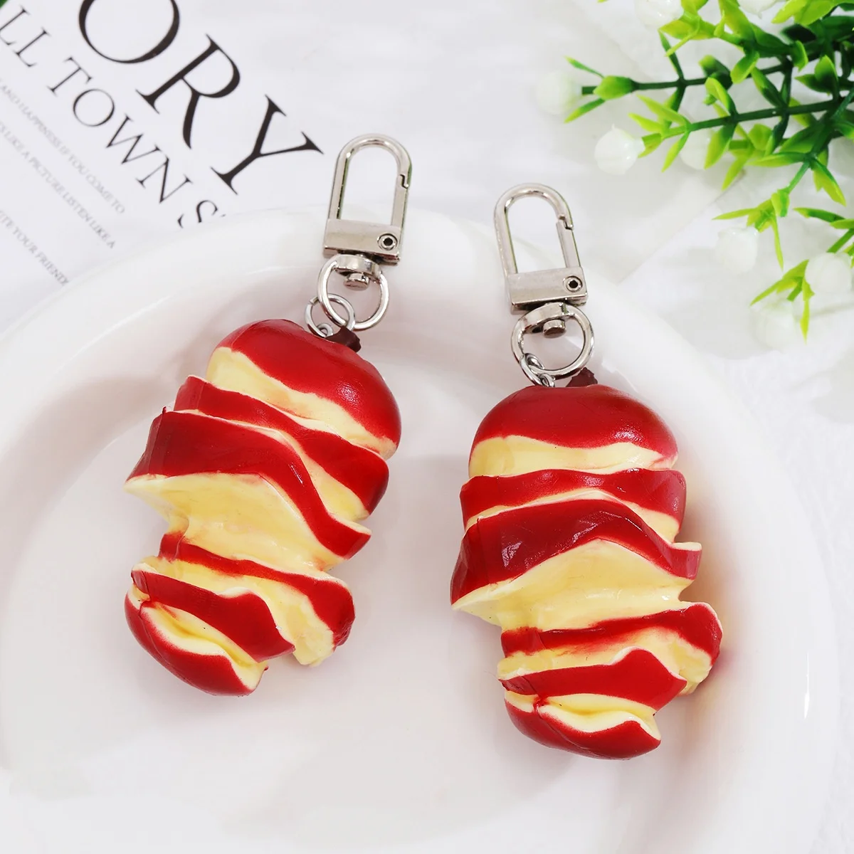 1Pcs Cartoon Apple Red Green Cute Keychain for Women Lovely Acrylic Apple Shape Bag Decorative Pendant Phone Key Chain Gifts