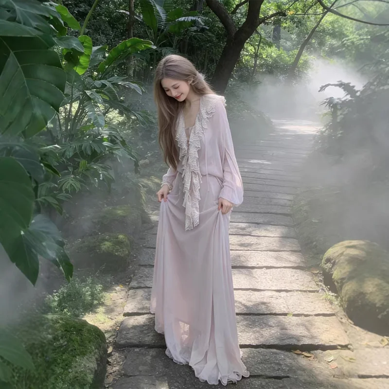 Set coordinato romantico francese da 2 pezzi per donna, camicetta in seta con patchwork in pizzo a maniche lunghe con scollo a V, gonna ultra lunga fino al pavimento
