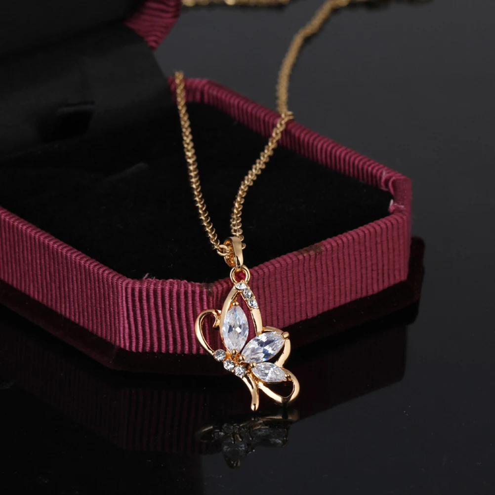 

Zircon Necklace Women Dancing Shape Micro Inlaid Golden Decor Elegant Jewelry Comfortable Health Fit Occasions Gift