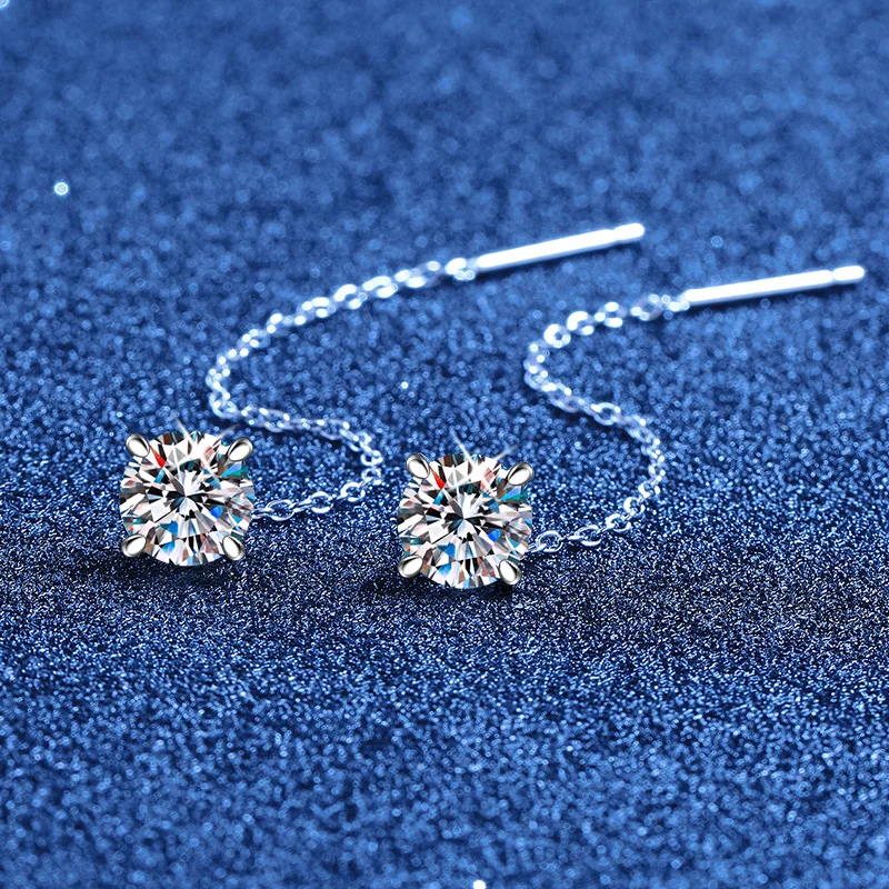 

PT950 Platinum Four-Prong Moissanite Stud Earrings 1Ct Sparkling Light Luxury Versatile Women Jewelry Gift Bestseller