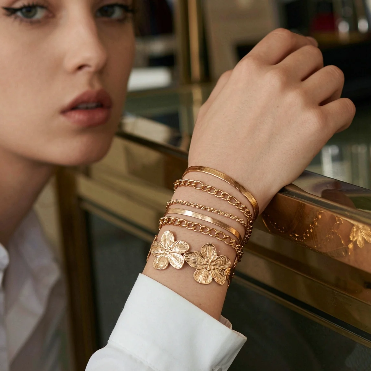 Minimalistische, strukturierte Metall-Blumen-Schlangenkette, stapelbare Armbänder für Damen und Herren, Punk-Figaro-Curb-Twist-Kettenarmreif, Party-Schmuck – Detail 8