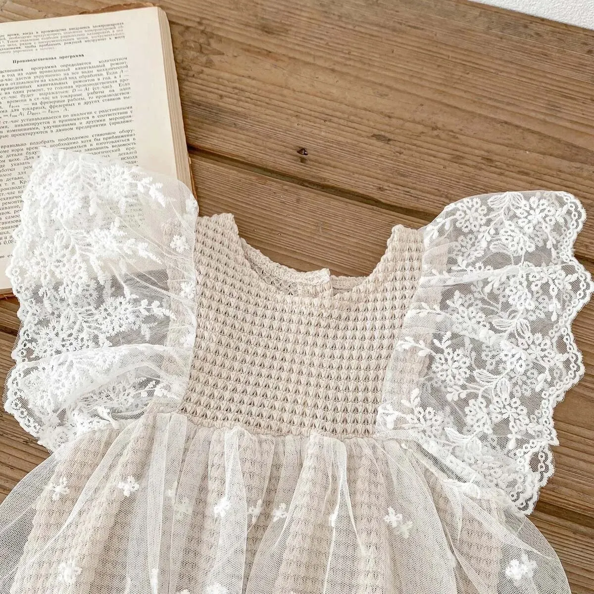 Baby Girl\'s Waffle Grid Lace Romper Dress: Korean Style Chic Outfit for Summer Outings