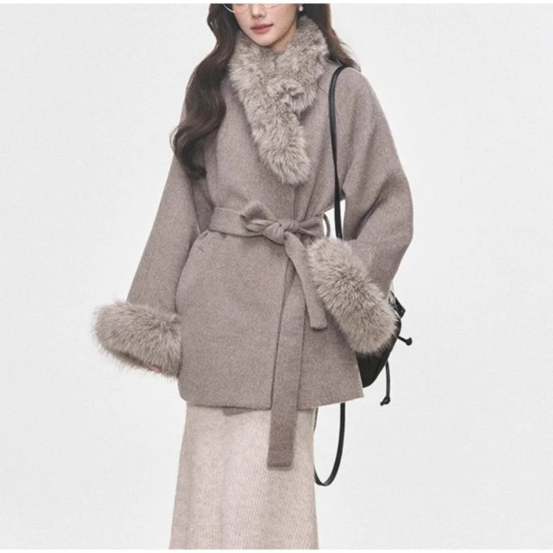 الكورية مزاجه الفراء طوق الدانتيل متابعة معطف المرأة 2025 شتاء جديد سيدة بسيطة ومتعددة الاستخدامات ركاب منتصف طول سترة #3