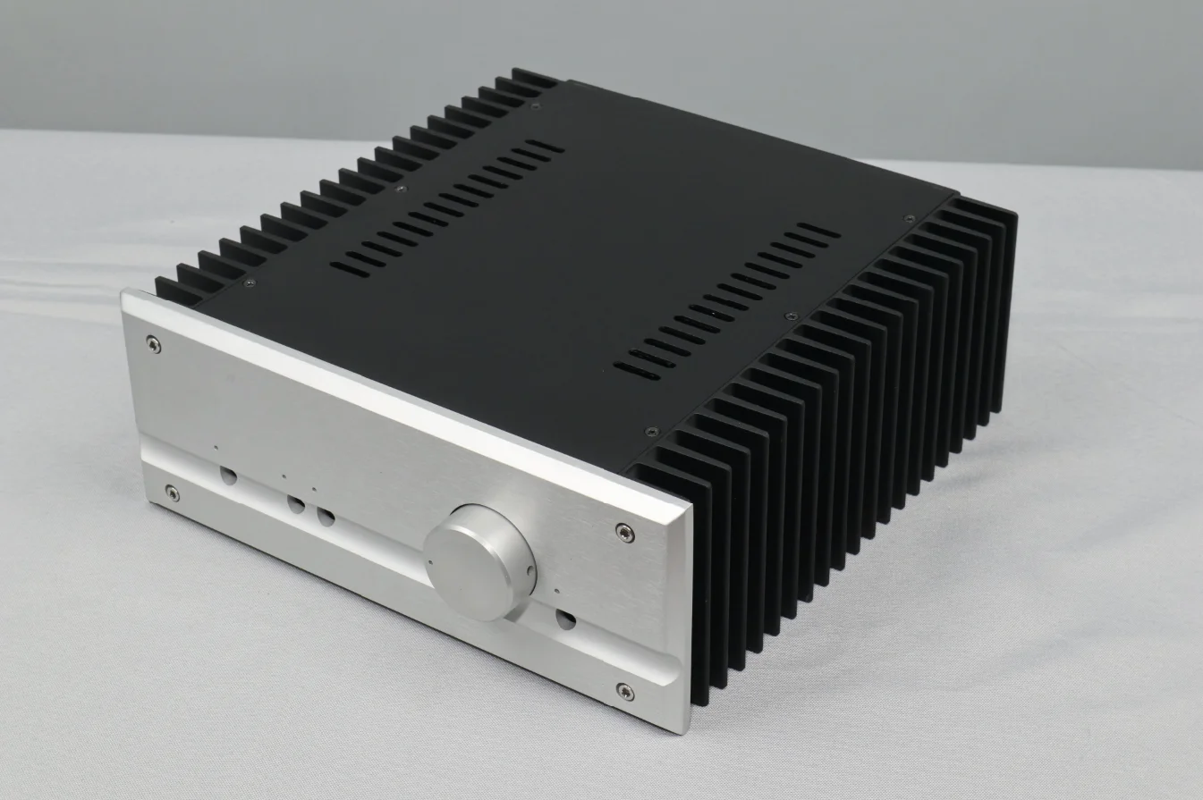 

All aluminum alloy radiator on both sides PASS power amplifier chassis Class A aluminum chassis, size: L262 * W263 * H100 MM