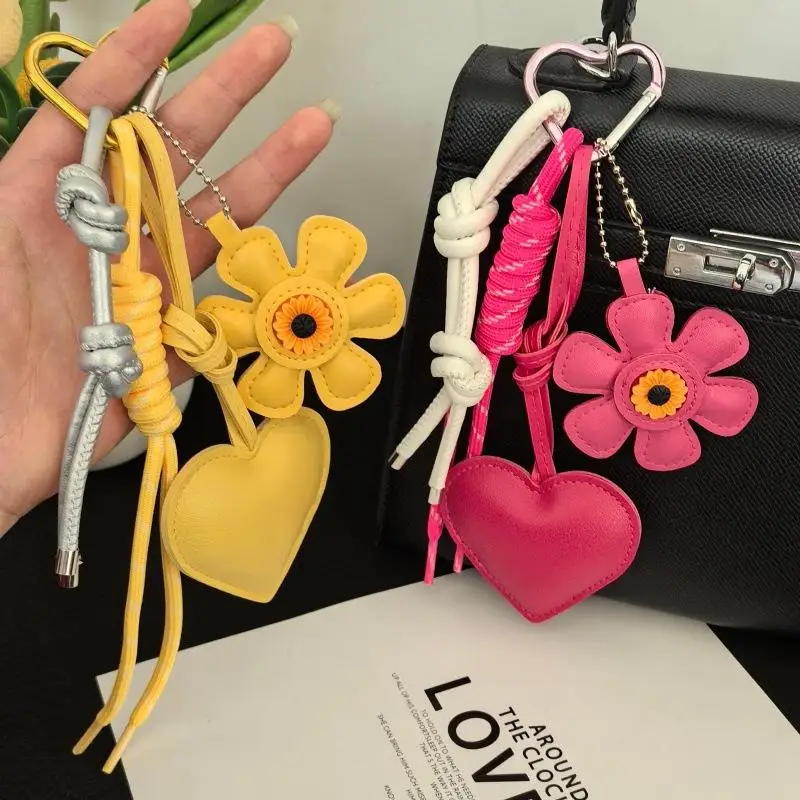 Vintage PU-Leder Blumenherz Taschenanhänger & Schlüsselanhänger, Handgefertigter Boho-Taschenanhänger für Frauen, Ästhetisches Accessoire für Tragetaschen – Detail 1