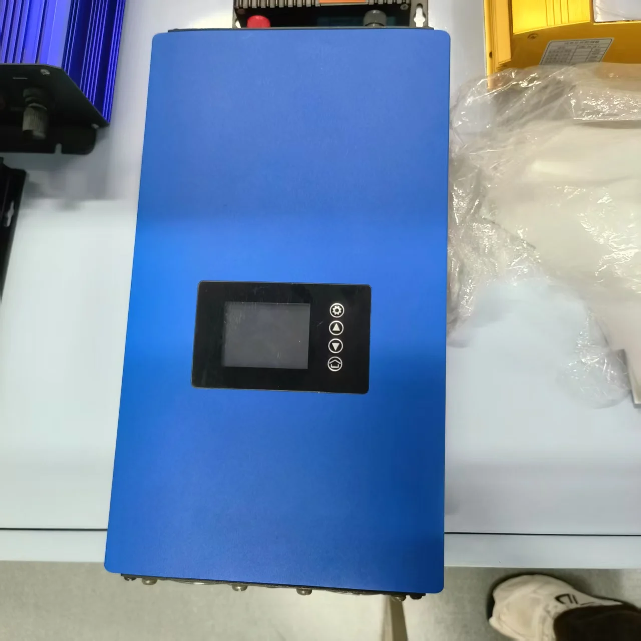 Pure Sine Wave Inverter DC 24V to AC 220V 230V 1000W/2000W/3000W Voltage Transfer Converter Universal EU Socket Auto Accessorie