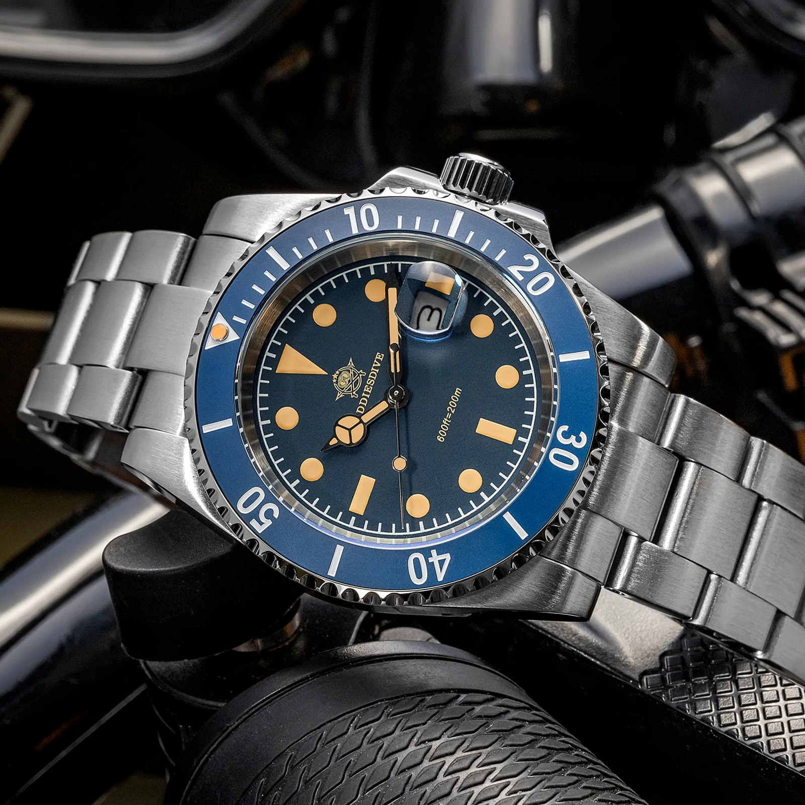 ADDIESDIVE Orologio da polso al quarzo da uomo nuovo Quadrante blu/nero Rivestimento AR Data 20Bar Orologi subacquei impermeabili C3 Luminoso AD2054