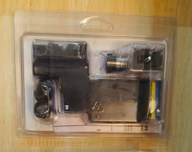 

Brand New Original Genuine 1095703 Spray Valve