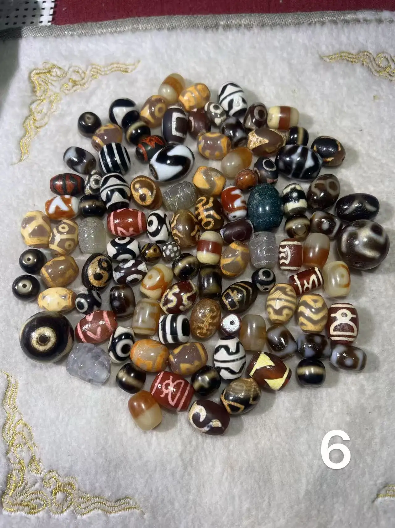 100pcs/lot natural old agate dzi variety of rare patterns weathering patterns men\'s women\'s styles DIY into necklace pendants