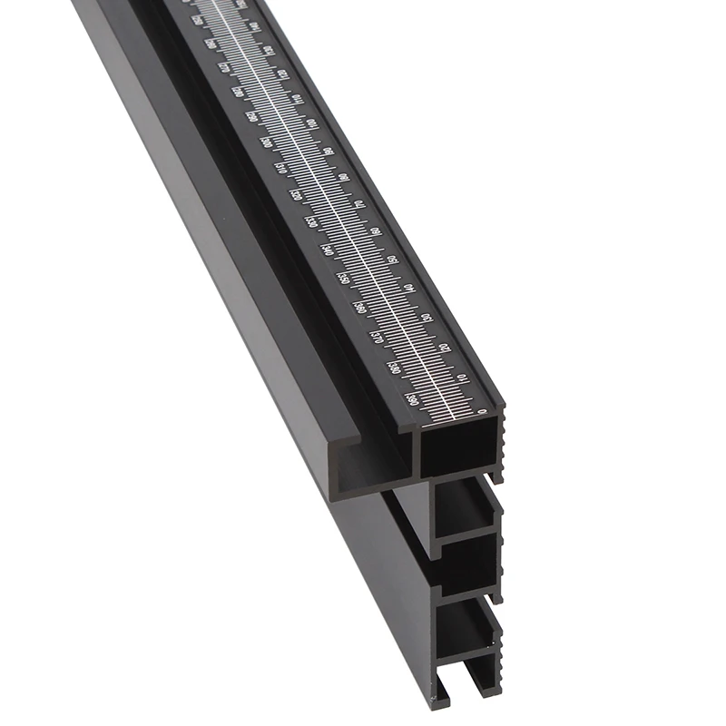 طقم سياج ربط من الألومنيوم الأسود مع مسارات T متعددة وشريط توصيل سياج ملف تعريف النجارة الدقيق لطاولة التوجيه