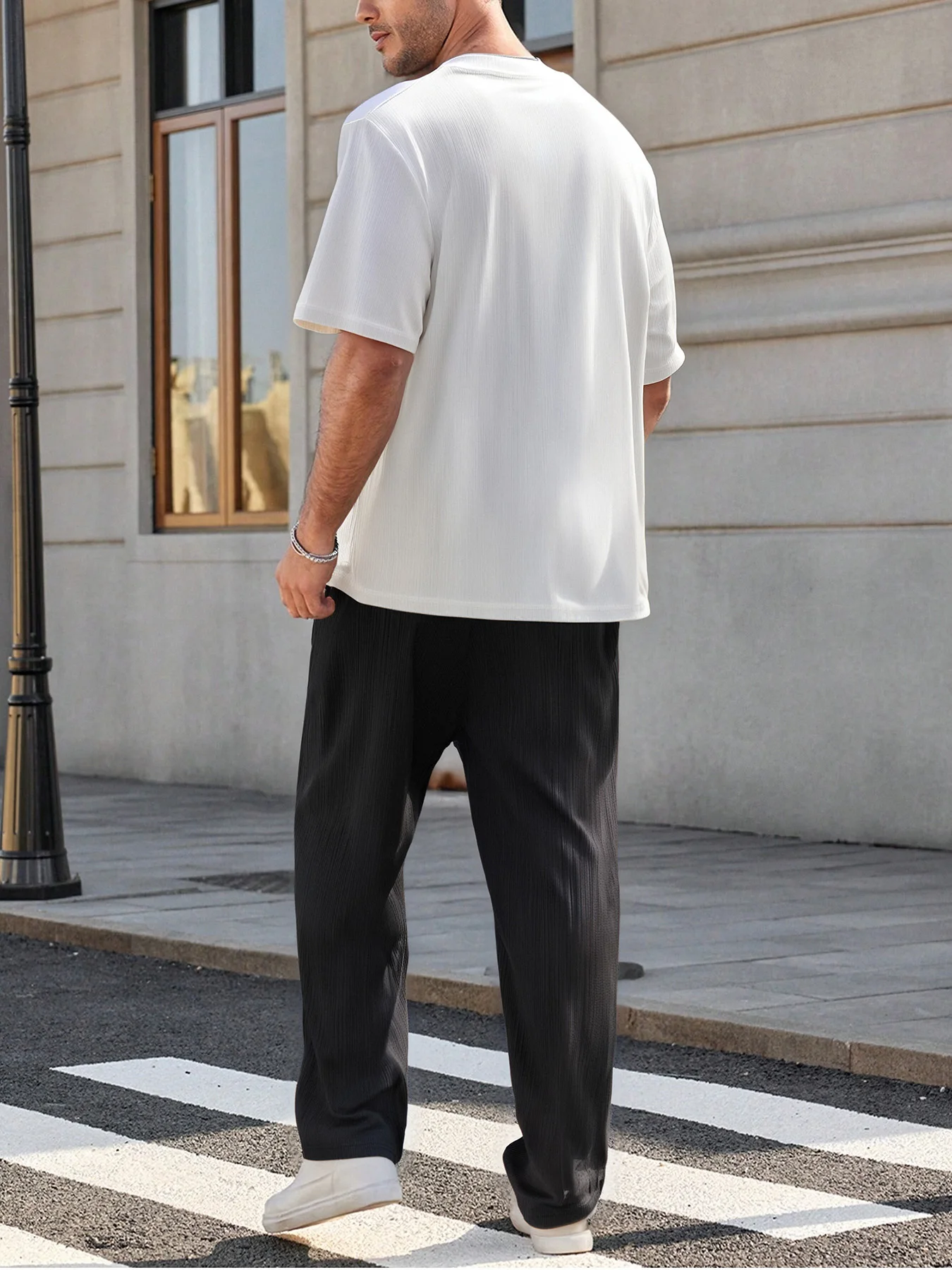 

Men's Korean Style Color Block Set, 3D Crinkle T-Shirt & Matching Pants, Loungewear