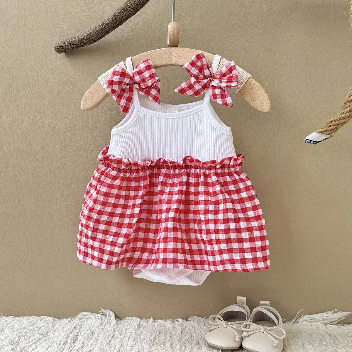 Sweet-style Summer Baby Girl Red and White Checkered Round Neck Jumpsuit, Baby Girl Sweet Jumpsuit, Suitable for 0-18M
