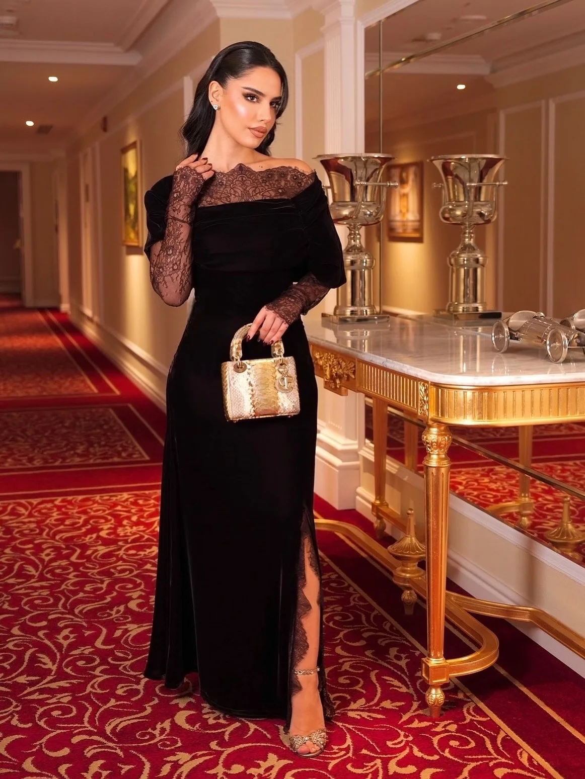 

Medalion Customized Elegant Velvet Lace Prom Gown Long-sleeved Wedding Party Evening Dress Floor-length Formal Occasion Dresses