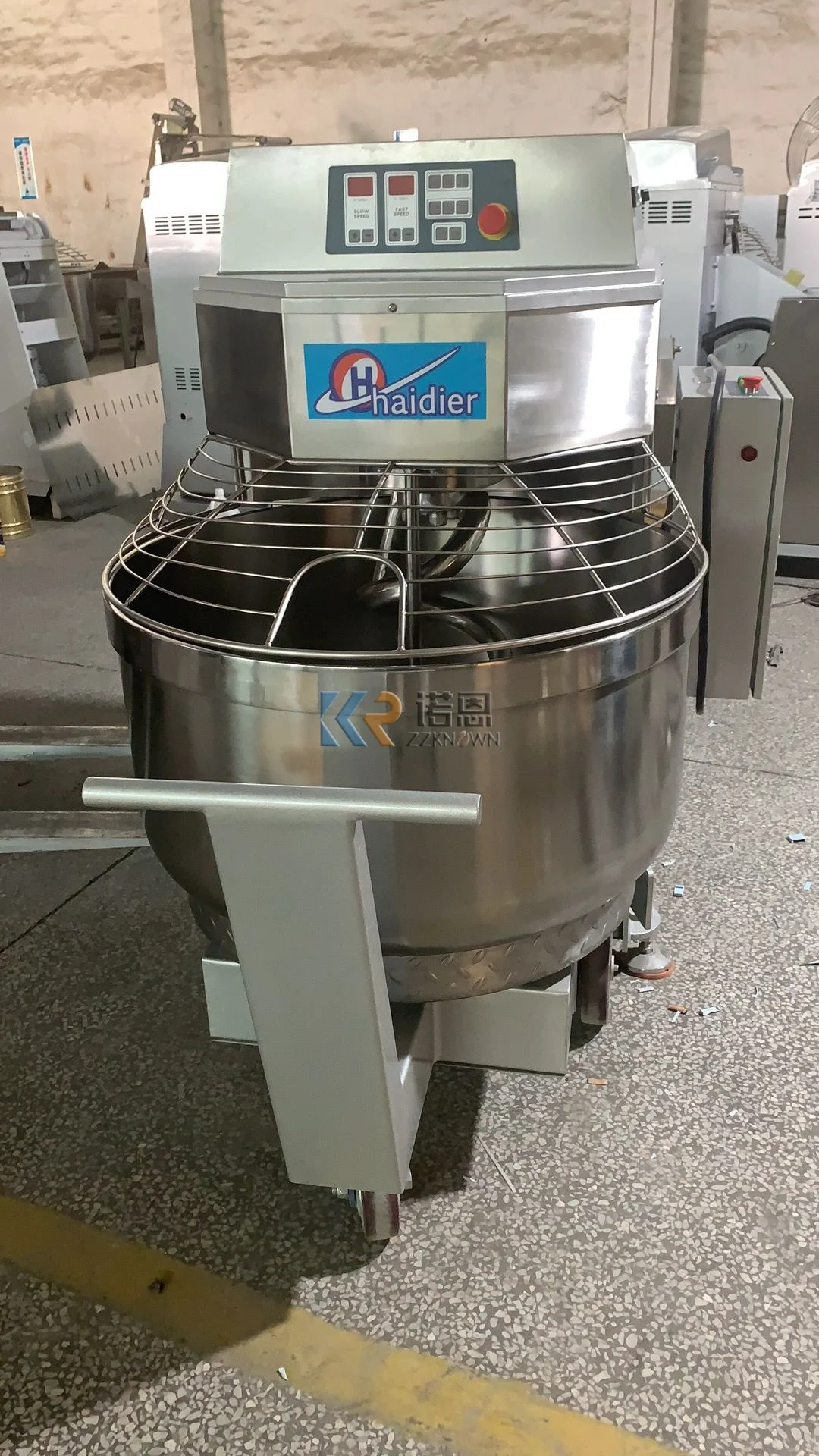 آلة خلط الدقيق ذات السعة الكبيرة آلة خلط العجين الصناعية خارج الأسطوانة للبيع