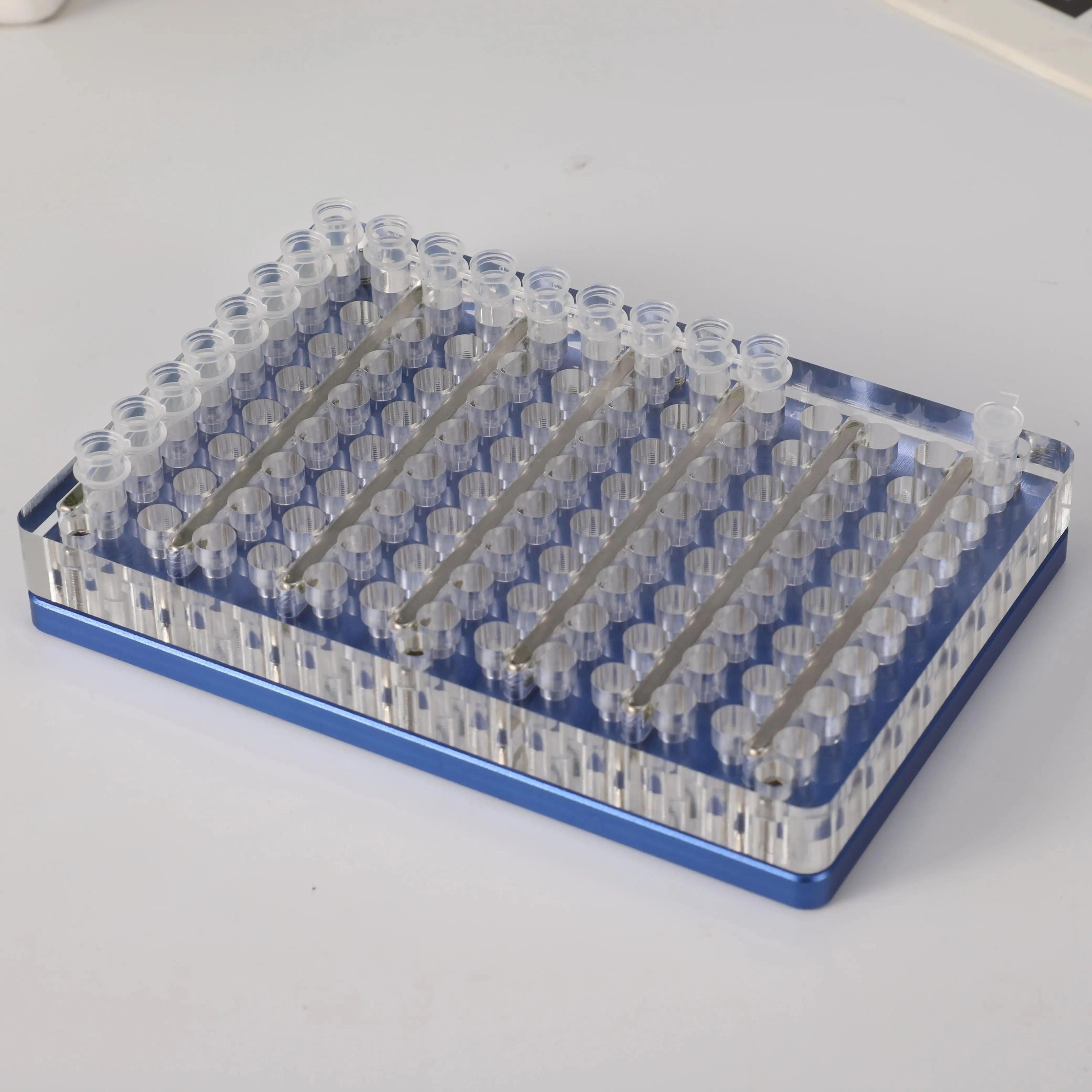 Juara Penjualan Tiongkok Rak Pemisah Magnetik Pelat 96 Sumur Rak Magnet Tabung Pcr Mag-96A serta Rak Magnetik Invitrogen A