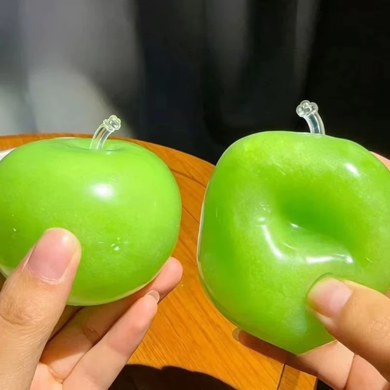 Balle anti-stress vert pomme effet slushie, jouet sensoriel souple et craquant, malléable, non rebondissant, jouet fidget, force de préhension moyenne, cadeau pour l'entraînement.